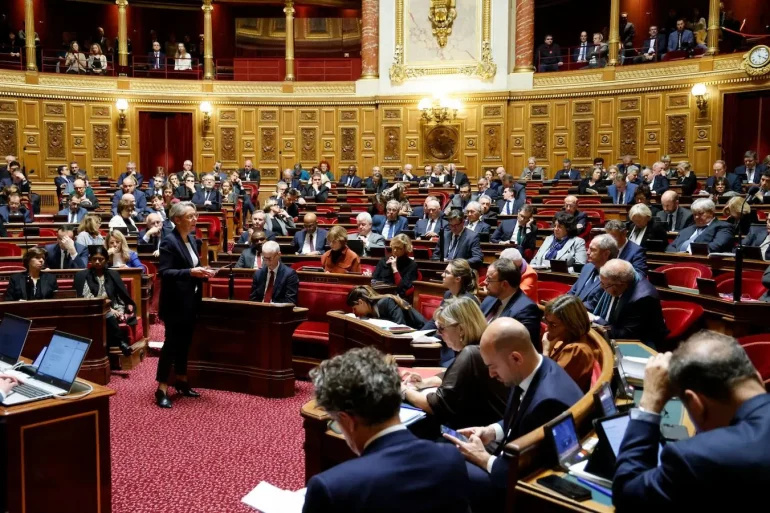 Présentation budgétaire 2026 à Paris.