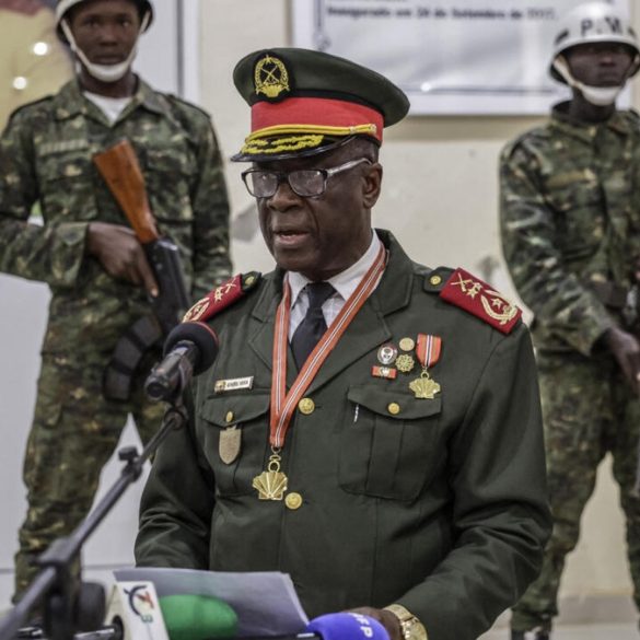 Le général Horta N’Tam, nouvel homme fort de la Guinée-Bissau, investi Président de la Transition pour une durée d’un an.