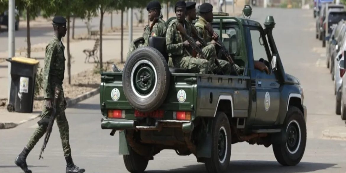 Guinée-Bissau Embaló officiellement arrêté mais toujours joignable le coup d’État qui intrigue