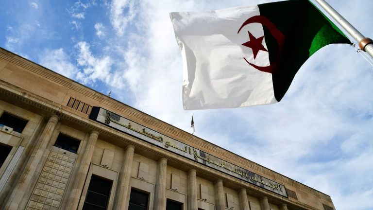 Le Parlement algérien a voté une loi visant la période coloniale française.