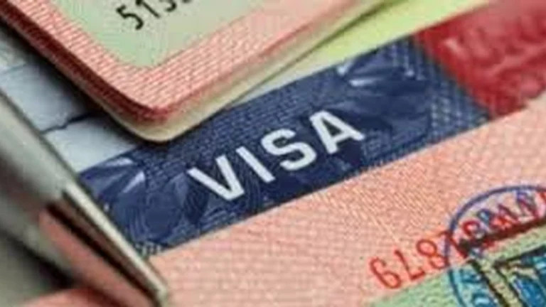 Donald Trump au moment où son administration étend les restrictions d’entrée aux États Unis à plusieurs pays.
