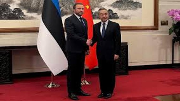 L'Estonie défie la Chine sur son soutien à la Russie