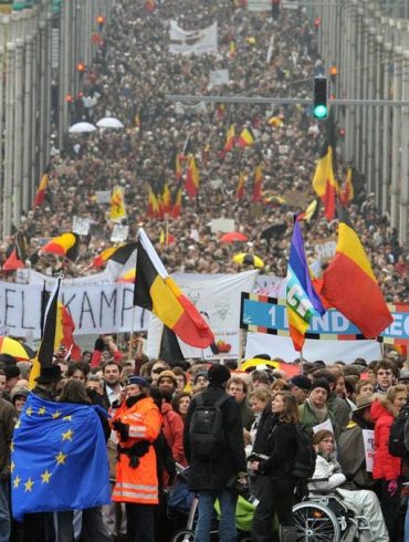 Vue de Bruxelles sous un ciel gris symbole d’une Belgique paralysée par un blocage politique qui n’en finit plus.