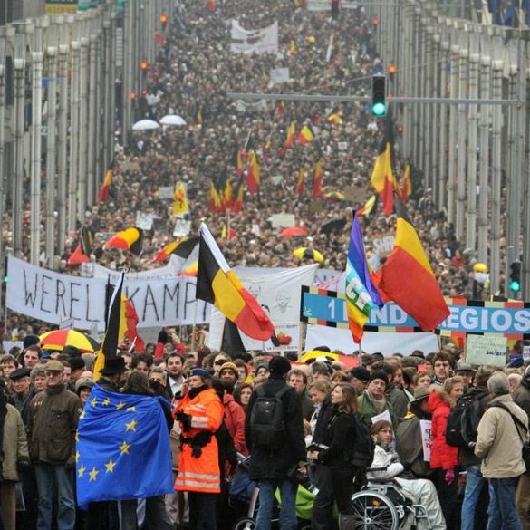 Vue de Bruxelles sous un ciel gris symbole d’une Belgique paralysée par un blocage politique qui n’en finit plus.