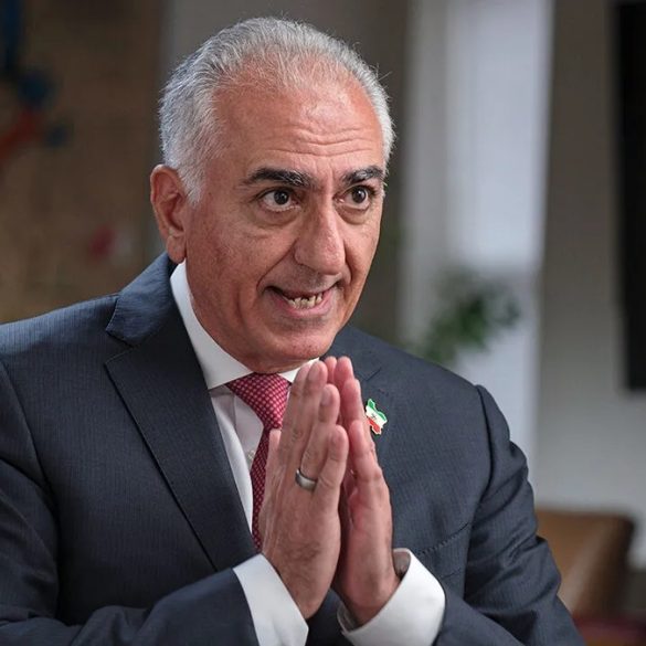 Reza Pahlavi lors d’une prise de parole relayée sur les réseaux, appelant les dirigeants internationaux à tourner la page du régime iranien