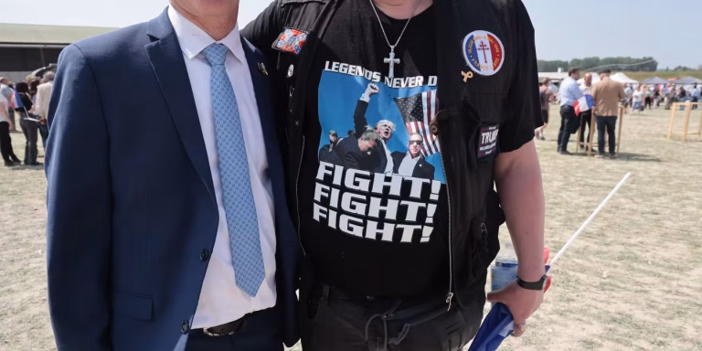 Rassemblement National et MAGA pourquoi la proximité dérange en interne