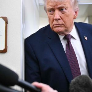 Donald Trump relance la menace de droits de douane contre l’Europe