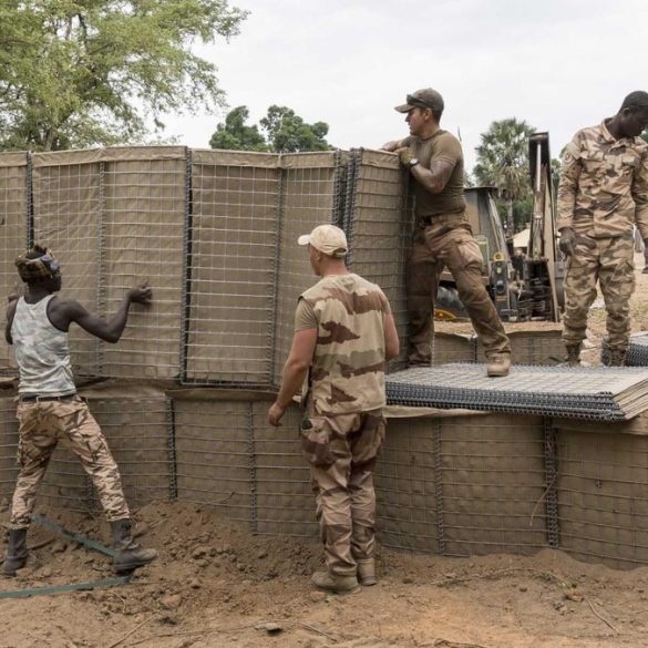 Comment se décident les interventions militaires et les missions de paix