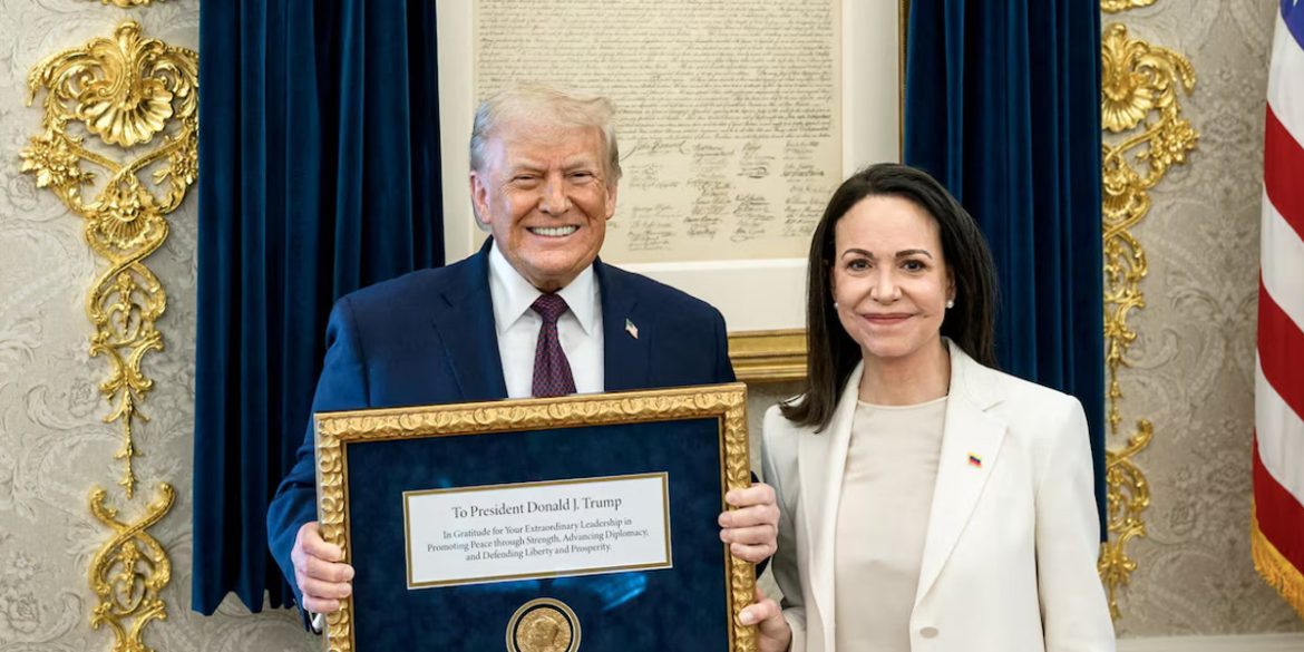 María Corina Machado au centre d’une polémique après avoir évoqué un don symbolique de sa médaille Nobel à Donald Trump.
