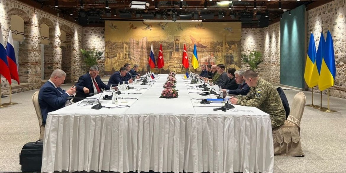 Des diplomates occidentaux et ukrainiens multiplient les consultations alors que les appels à un plan de paix crédible se renforcent autour du conflit en Ukraine.