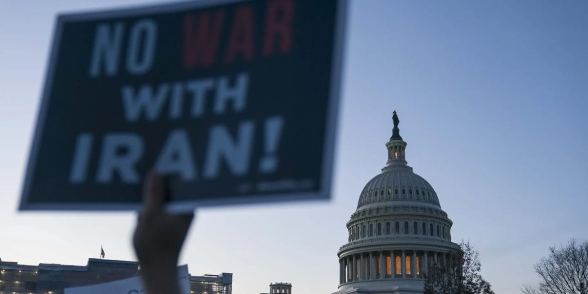 Tensions Iran États Unis alors qu’un scénario d’intervention sous 24 heures est évoqué