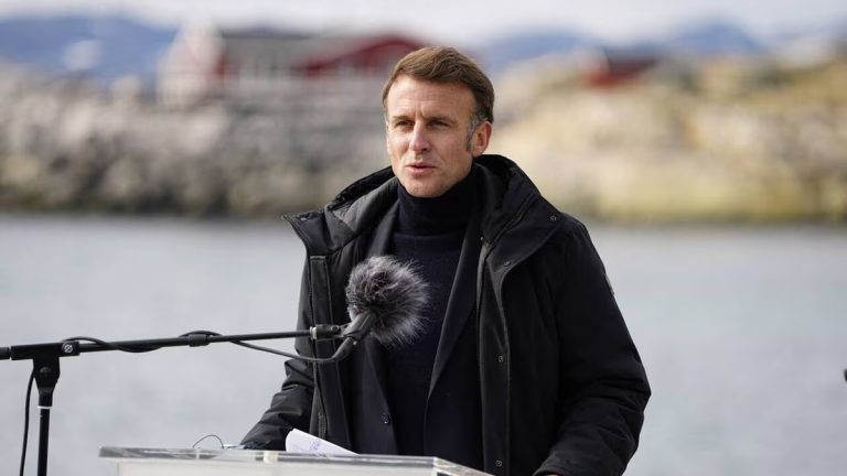 Emmanuel Macron lors d’une prise de parole, au moment où le dossier du Groenland agite les capitales européennes