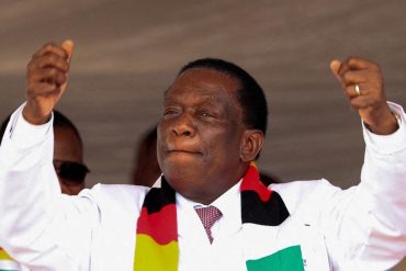 Emmerson Mnangagwa se retrouve au cœur d’une réforme très contestée qui pourrait prolonger son maintien au pouvoir jusqu’en 2030.
