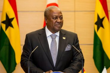 John Dramani Mahama a annoncé la suppression des indemnités carburant accordées aux ministres et hauts responsables au Ghana.
