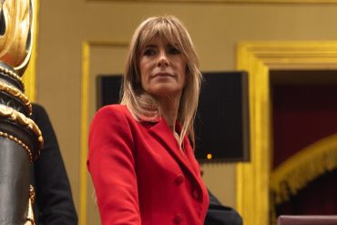 Pedro Sanchez et Begoña Gomez lors d’un déplacement public, en pleine nouvelle tempête judiciaire en Espagne.