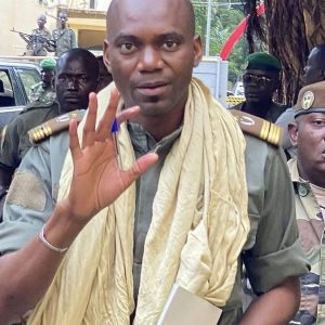 Le Mali est en deuil après la mort du ministre de la Défense Sadio Camara dans une attaque à Kati.