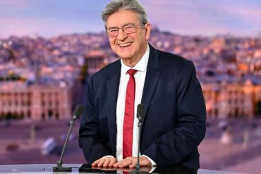 Jean-Luc Mélenchon a officialisé sa candidature pour l’élection présidentielle française de 2027.
