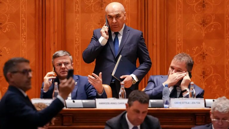 La chute du gouvernement proeuropéen ouvre une nouvelle période d’incertitude politique en Roumanie.