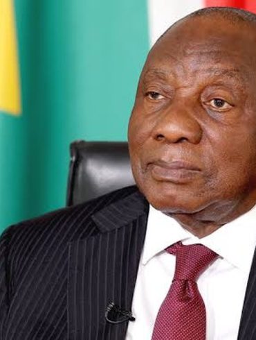 Cyril Ramaphosa obtient une décision de justice suspendant temporairement la procédure parlementaire liée au scandale « Farmgate ».