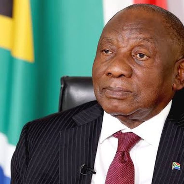 Cyril Ramaphosa obtient une décision de justice suspendant temporairement la procédure parlementaire liée au scandale « Farmgate ».