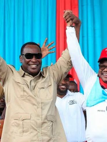 Des membres des forces de sécurité tanzaniennes déployés durant la période électorale, marquée par de fortes tensions avec l’opposition.