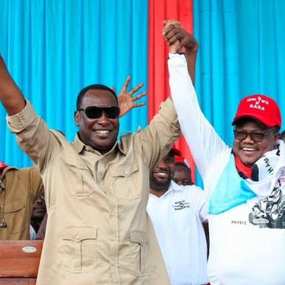 Des membres des forces de sécurité tanzaniennes déployés durant la période électorale, marquée par de fortes tensions avec l’opposition.