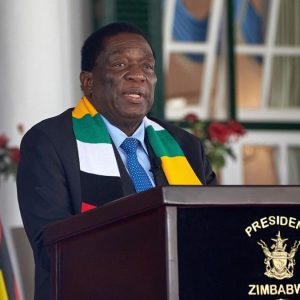 Emmerson Mnangagwa pourra rester à la présidence du Zimbabwe jusqu’en 2030 après la promulgation d’une réforme constitutionnelle controversée.