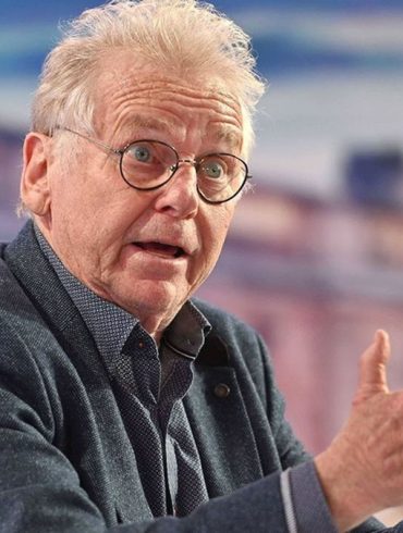 Daniel Cohn-Bendit apporte son soutien à Raphaël Glucksmann en vue de la présidentielle de 2027.