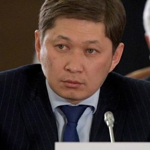 Sapar Isakov