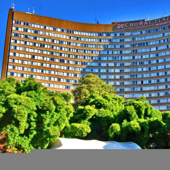 Un mariage extrêmement coûteux relance au Zimbabwe le débat sur les élites et le clientélisme.