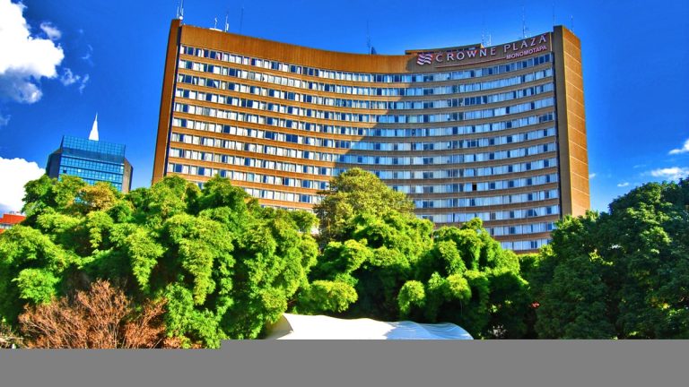 Un mariage extrêmement coûteux relance au Zimbabwe le débat sur les élites et le clientélisme.