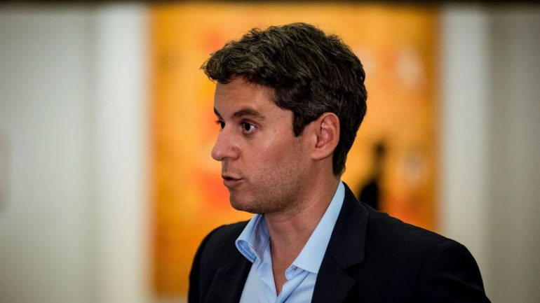 Gabriel Attal, alors que son entourage dénonce plusieurs campagnes numériques attribuées à des réseaux prorusses.