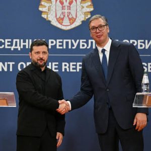 Volodymyr Zelensky et Aleksandar Vučić, alors que le président ukrainien effectue sa première visite officielle en Serbie.