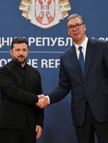 Volodymyr Zelensky et Aleksandar Vučić, alors que le président ukrainien effectue sa première visite officielle en Serbie.