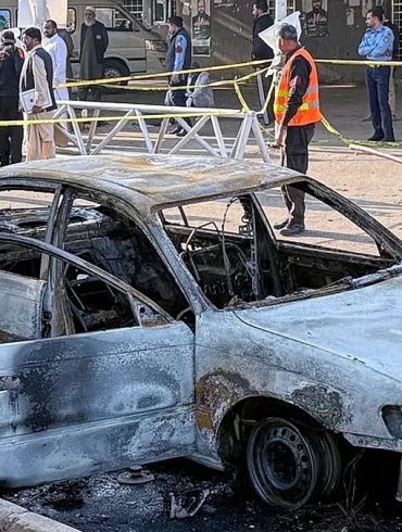 Un attentat-suicide a frappé un rassemblement pour la paix près d’un commissariat dans la vallée de Swat au Pakistan.
