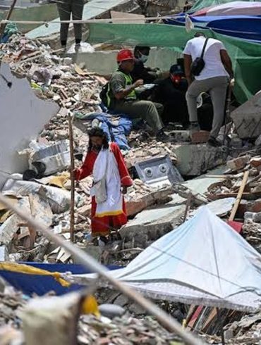 Les opérations de déblaiement se poursuivent au Venezuela après les séismes qui ont désormais fait plus de 6 000 morts.