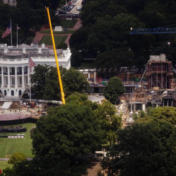 Le chantier de la future salle de bal de la Maison-Blanche, dont les travaux en surface viennent d’être bloqués par une cour fédérale d’appel.