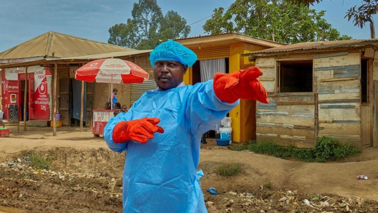 Des agents sanitaires engagés contre Ebola en RDC protestent contre plusieurs mois de salaires et de primes impayés.