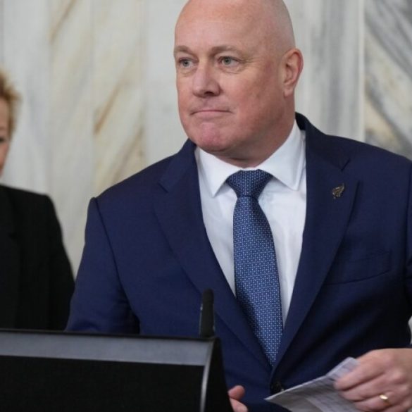 Christopher Luxon conserve la direction du Parti national après un nouveau vote interne.