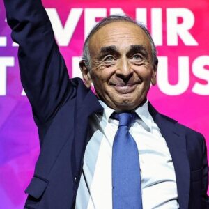 Éric Zemmour veut expulser les étrangers au chômage depuis un an, même en situation régulière