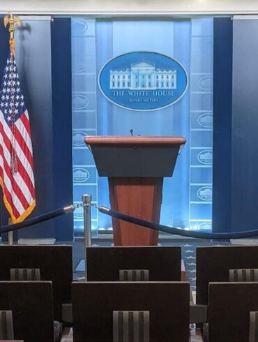 Salle de presse James S. Brady de la Maison-Blanche vide.