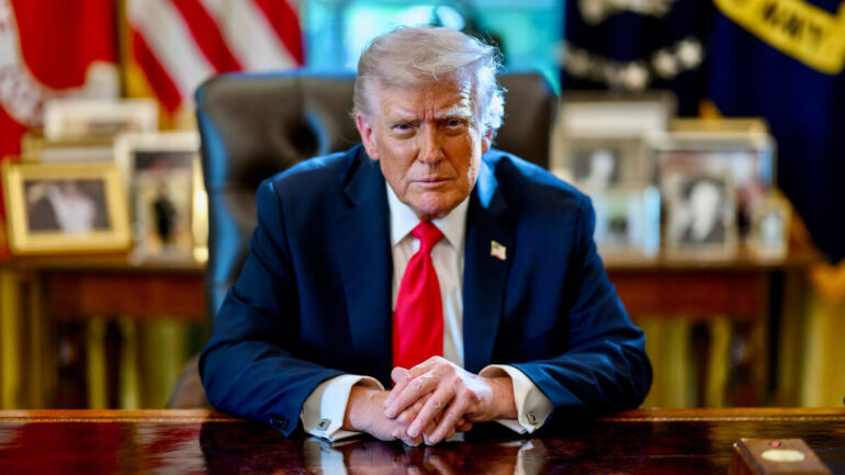 Portrait officiel du président américain Donald Trump en juin 2026.
