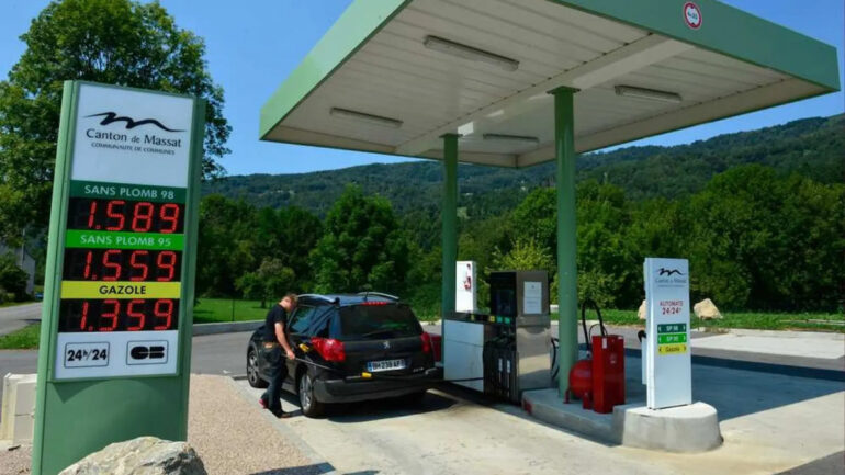Libye : près de 500 stations fermées contre le trafic de carburant