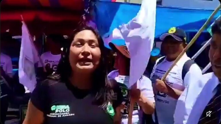 Susy Aponte Polo lors d’une activité de campagne, image extraite de la capture fournie.