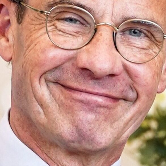 Suède : 176 sièges contre 173, Ulf Kristersson remet sa démission