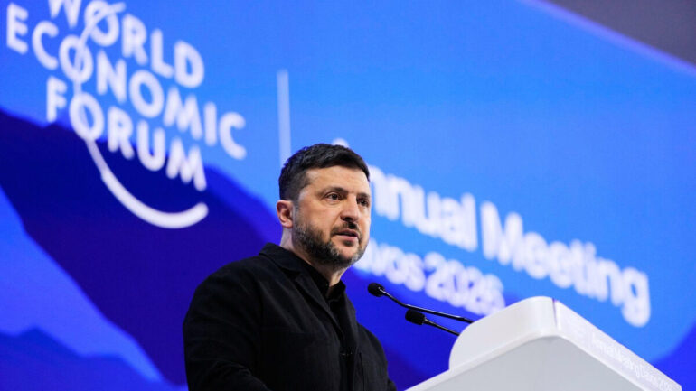 Volodymyr Zelensky a lancé le format régional “Carpathian Eight” avec sept pays voisins ou proches.