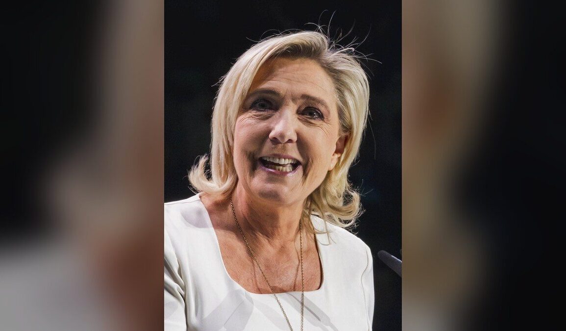 Portrait photographique de Marine Le Pen lors d’une intervention politique