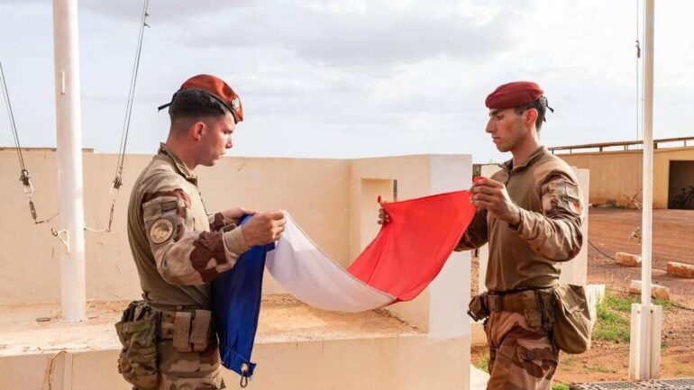 Militaires français en tenue opérationnelle
