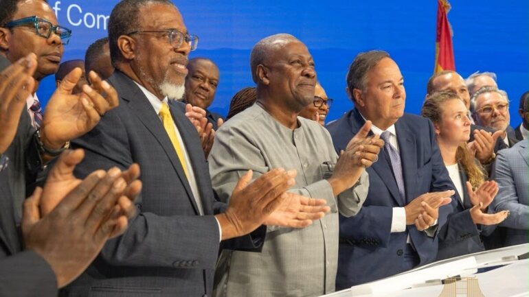 John Mahama lors d’échanges avec des responsables économiques et politiques
